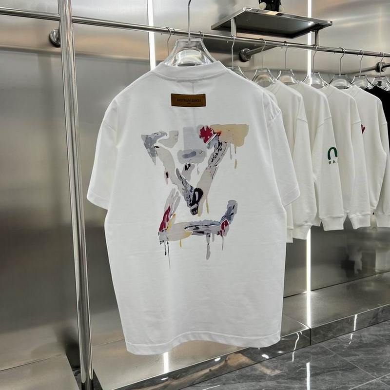 Louis Vuitton Men's T-shirts 242